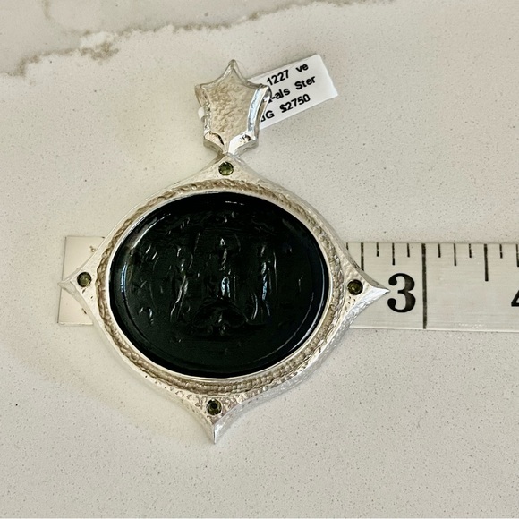 Unisex One of a kind Venetian Glass Intaglio Pendant - Picture 4 of 11